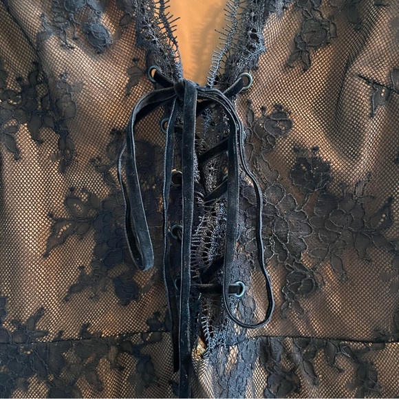 Michael Costello x Revolve Bodycon Lace Dress - Picture 5 of 12